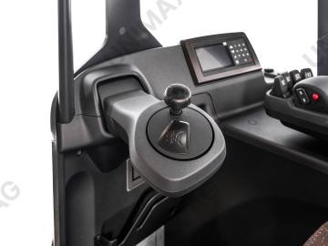 einfache Bedienung Schubmaststapler | Unimax AG