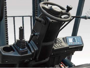Innenraum HELI Elekrostapler  | Max Urech AG